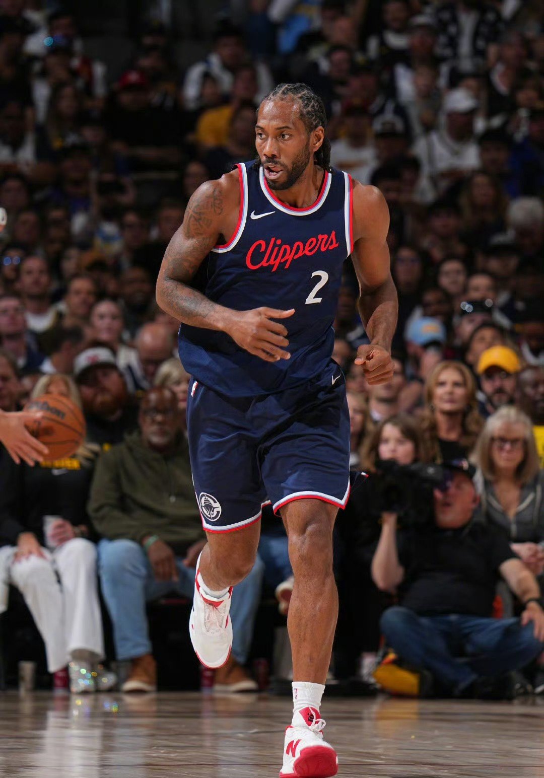 开云app-哈登迎来十二赛季出色发挥，拜仁观众热烈欢呼！比赛高潮迭起(国乒今晚比赛队员训练视频)