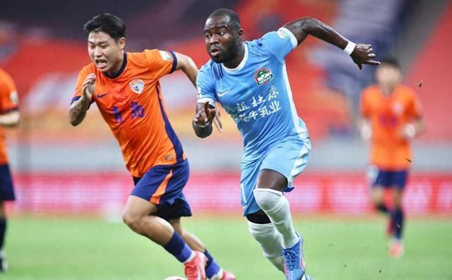 开云体育-包含冲刺阶段中超焦点战；纽卡斯尔伤情更新；球迷炸锅；年轻球员得到机会的词条